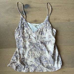 Artizia Wilfred Free Tank in Neutral Floral Pattern